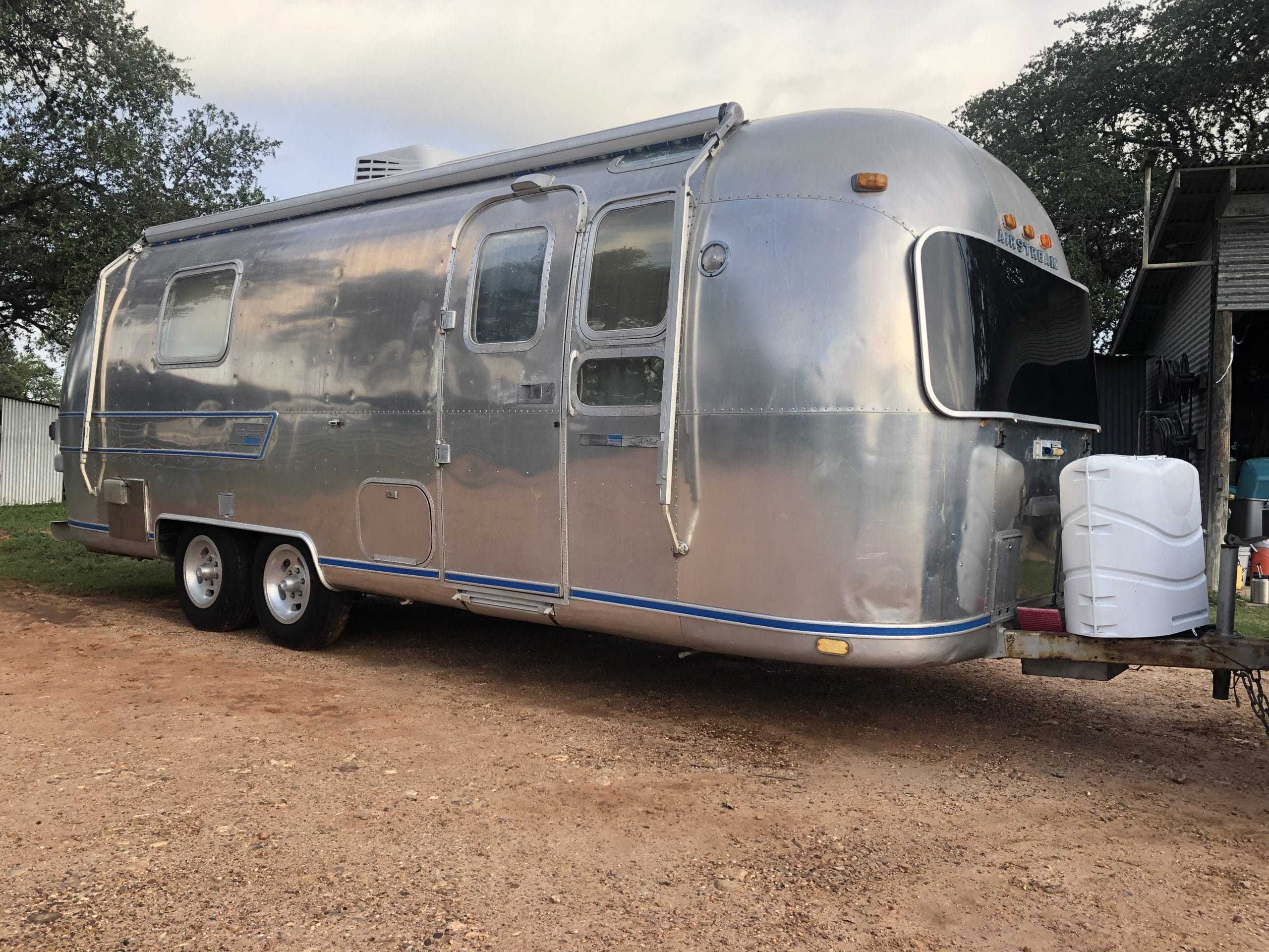1977 airstream land yacht for sale
