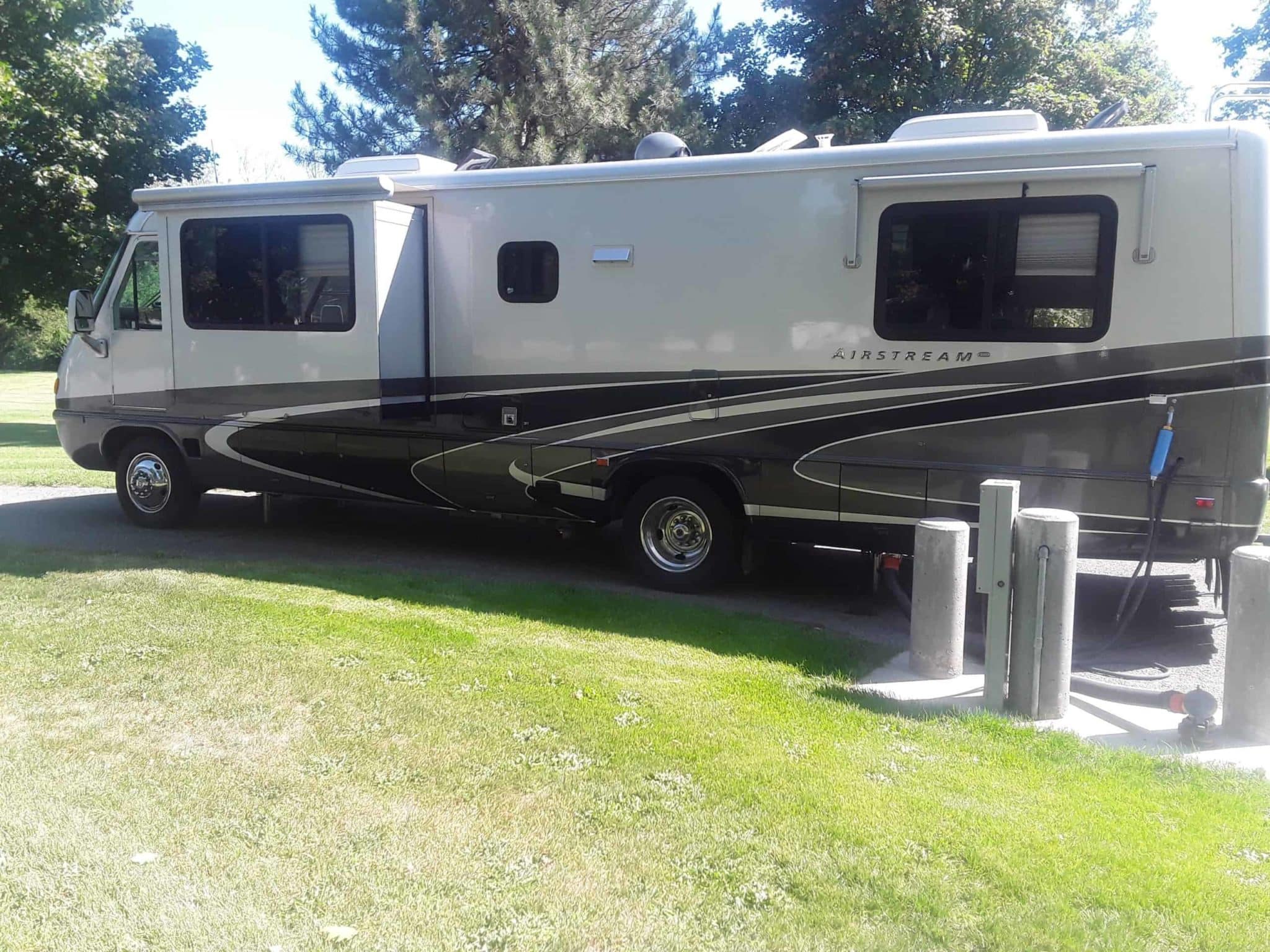 2005 Airstream 30FT Land Yacht Motorhome For Sale in Anacortes Airstream Marketplace