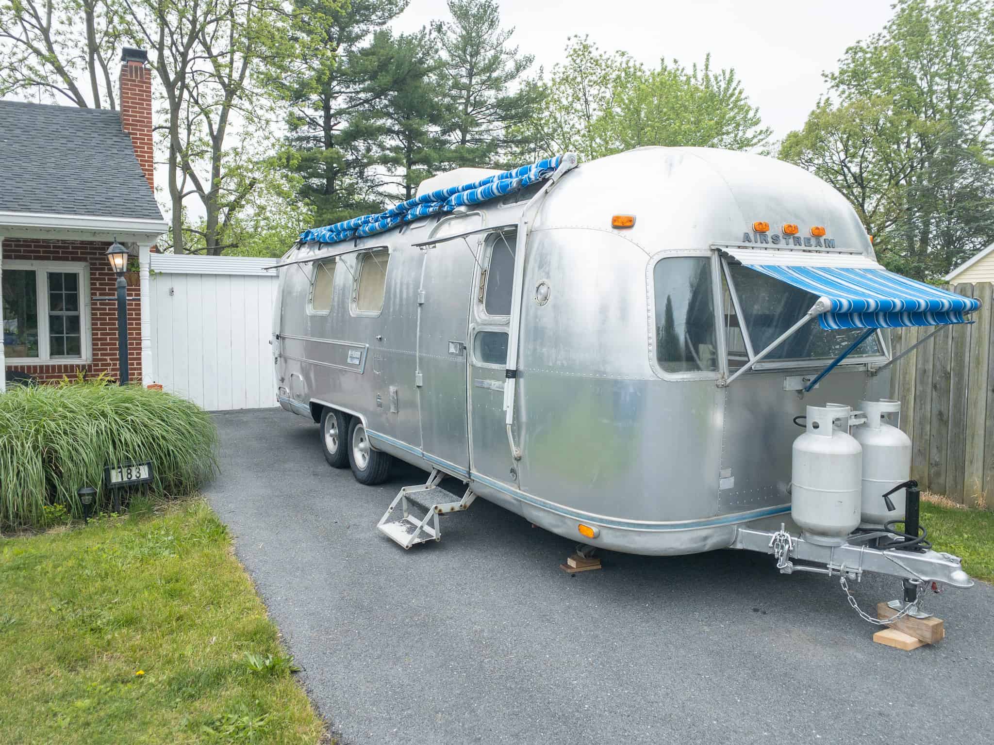 1974 airstream land yacht weight