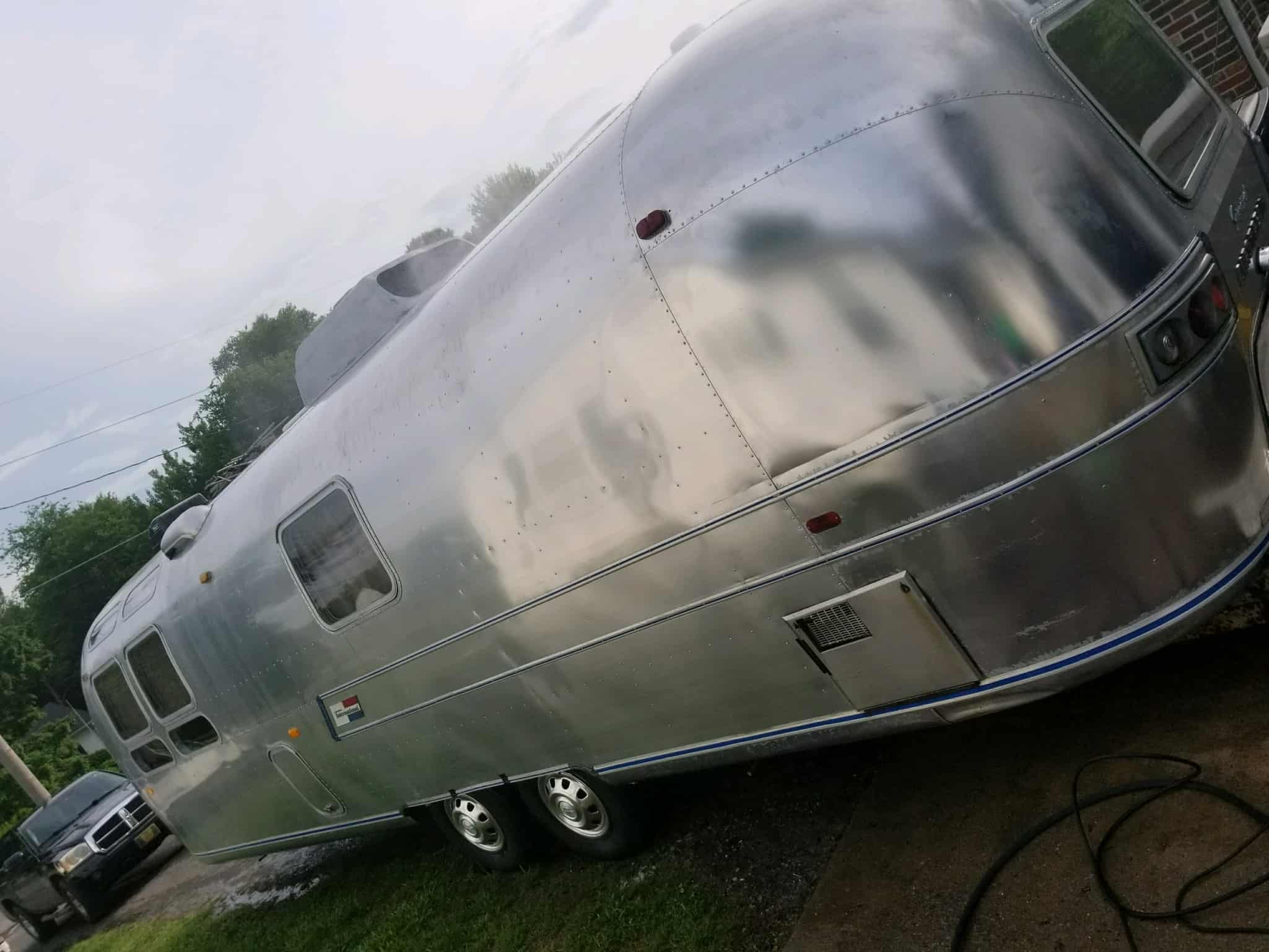 1970 airstream land yacht weight