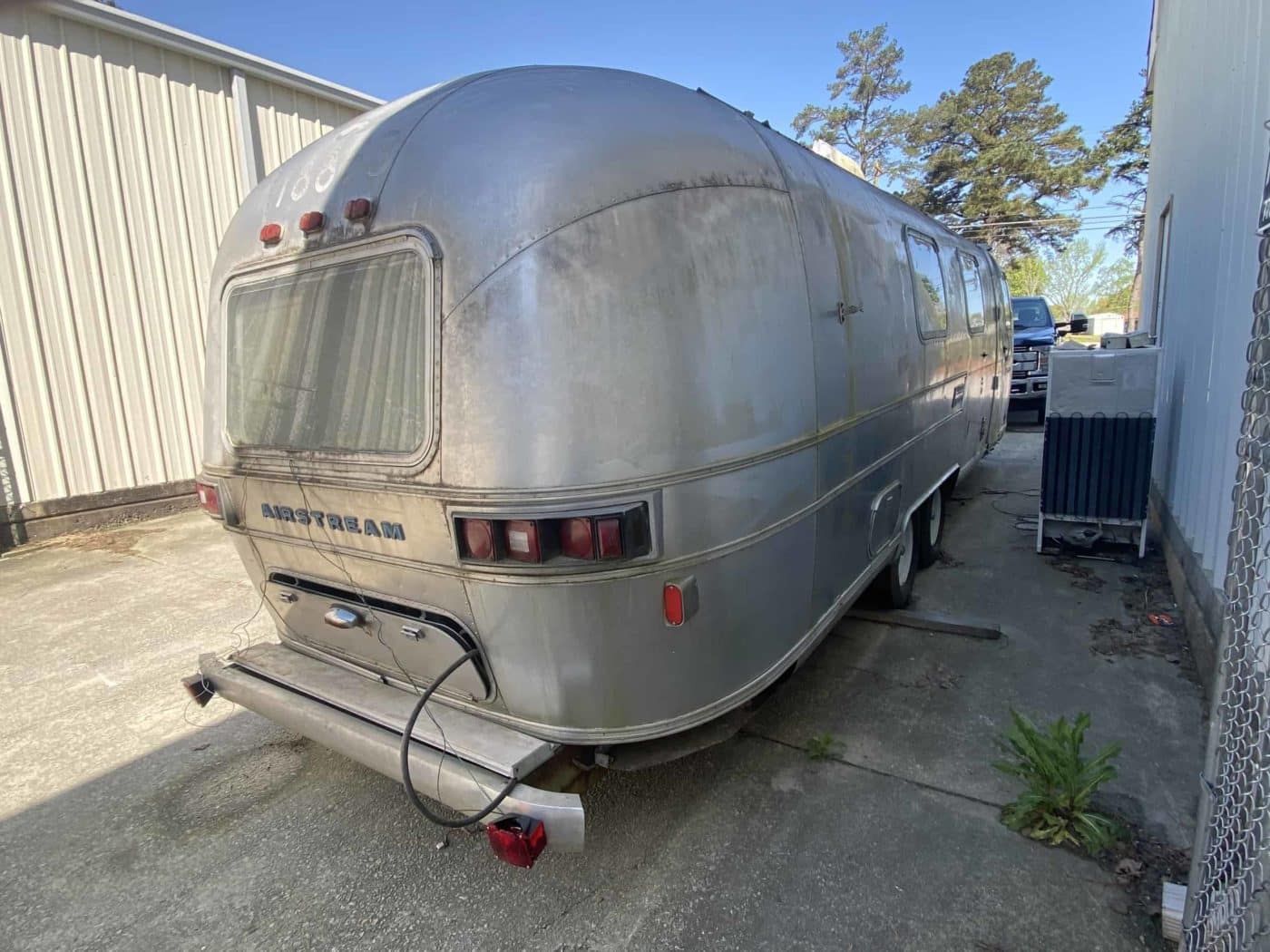 1977 airstream land yacht for sale