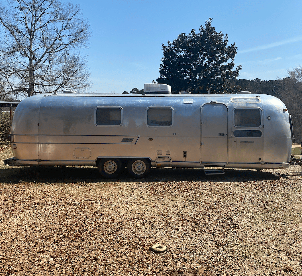 1976 airstream land yacht weight