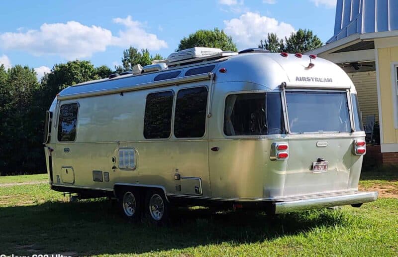 Globetrotter-Curb-Side-and-Rear
