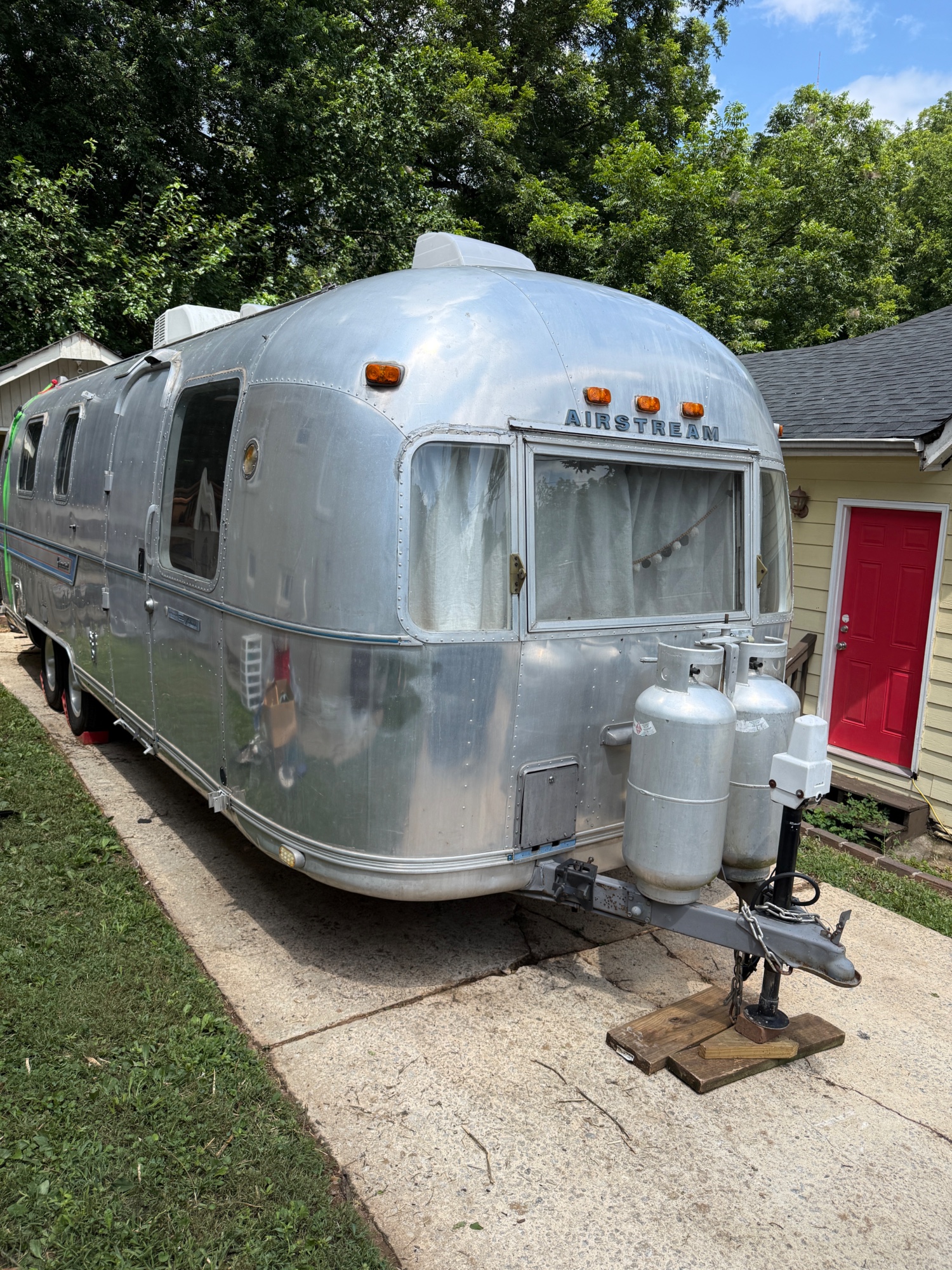 1979 28' Airstream Ambassador For Sale In Atlanta, Georgia