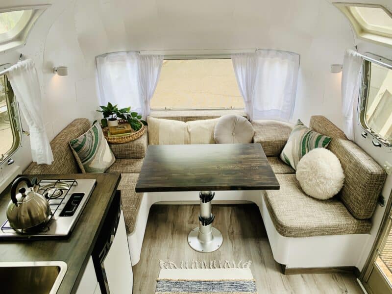 int-dinette-overview