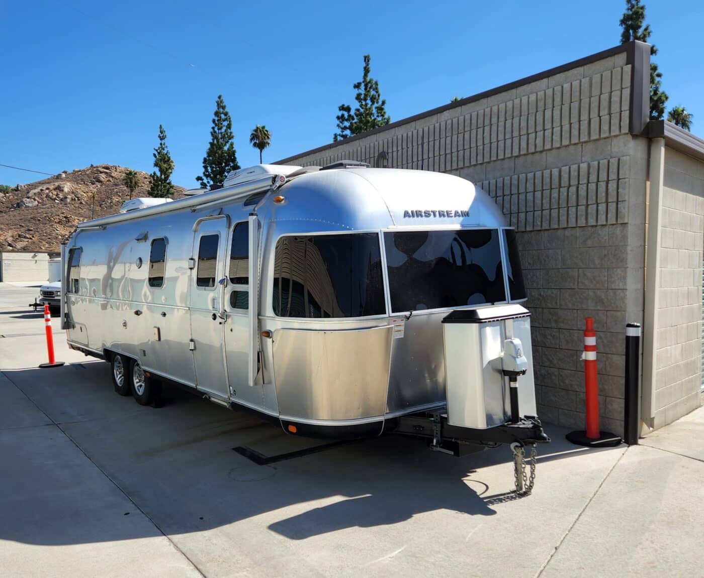 Airstream-Front-View